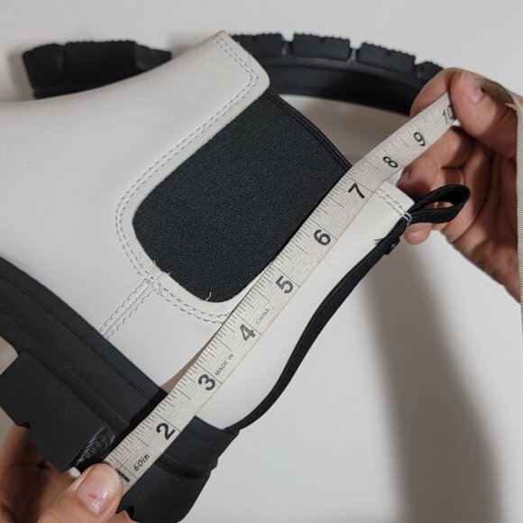 NEW UGG Ashton Chelsea Boots Womens 9 White Chunky Chic Boho Y2K Hipster - Picture 9 of 10